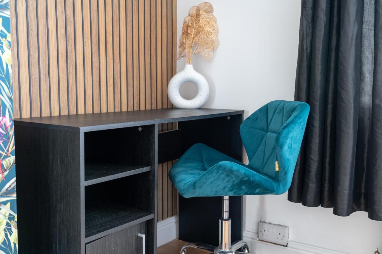 Exclusive Deals L Last-Minute Reserve L Townhouse With Sleeps 6 L Braunstone Town , Leicester L By Zen Nights Short Lets & Serviced Accommodations Luaran gambar
