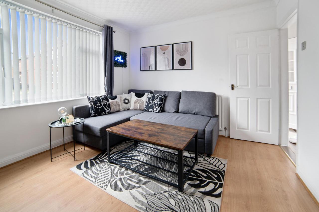 Exclusive Deals L Last-Minute Reserve L Townhouse With Sleeps 6 L Braunstone Town , Leicester L By Zen Nights Short Lets & Serviced Accommodations Luaran gambar