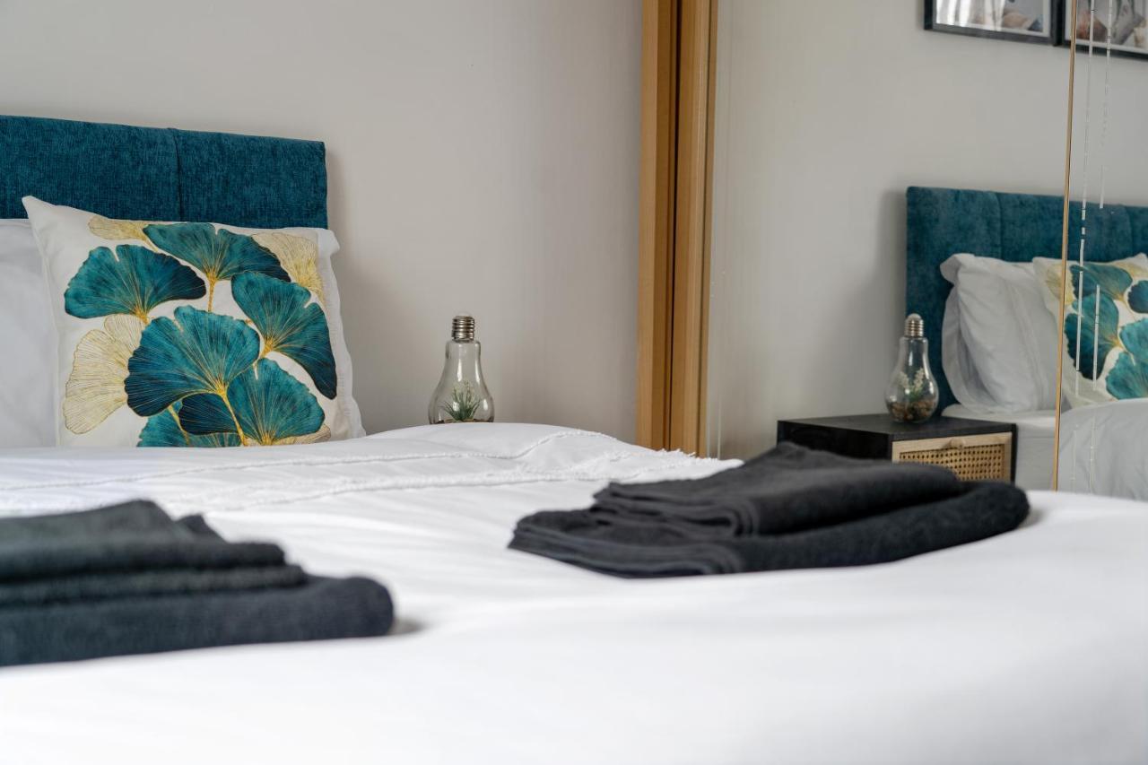 Exclusive Deals L Last-Minute Reserve L Townhouse With Sleeps 6 L Braunstone Town , Leicester L By Zen Nights Short Lets & Serviced Accommodations Luaran gambar